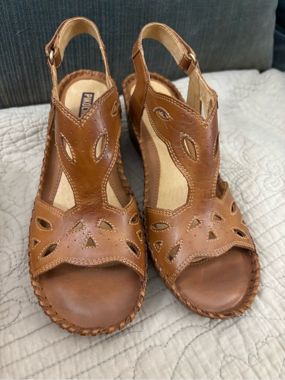 Pikolinos Margarita brown leather T Strap sandals - Picture 2 of 10